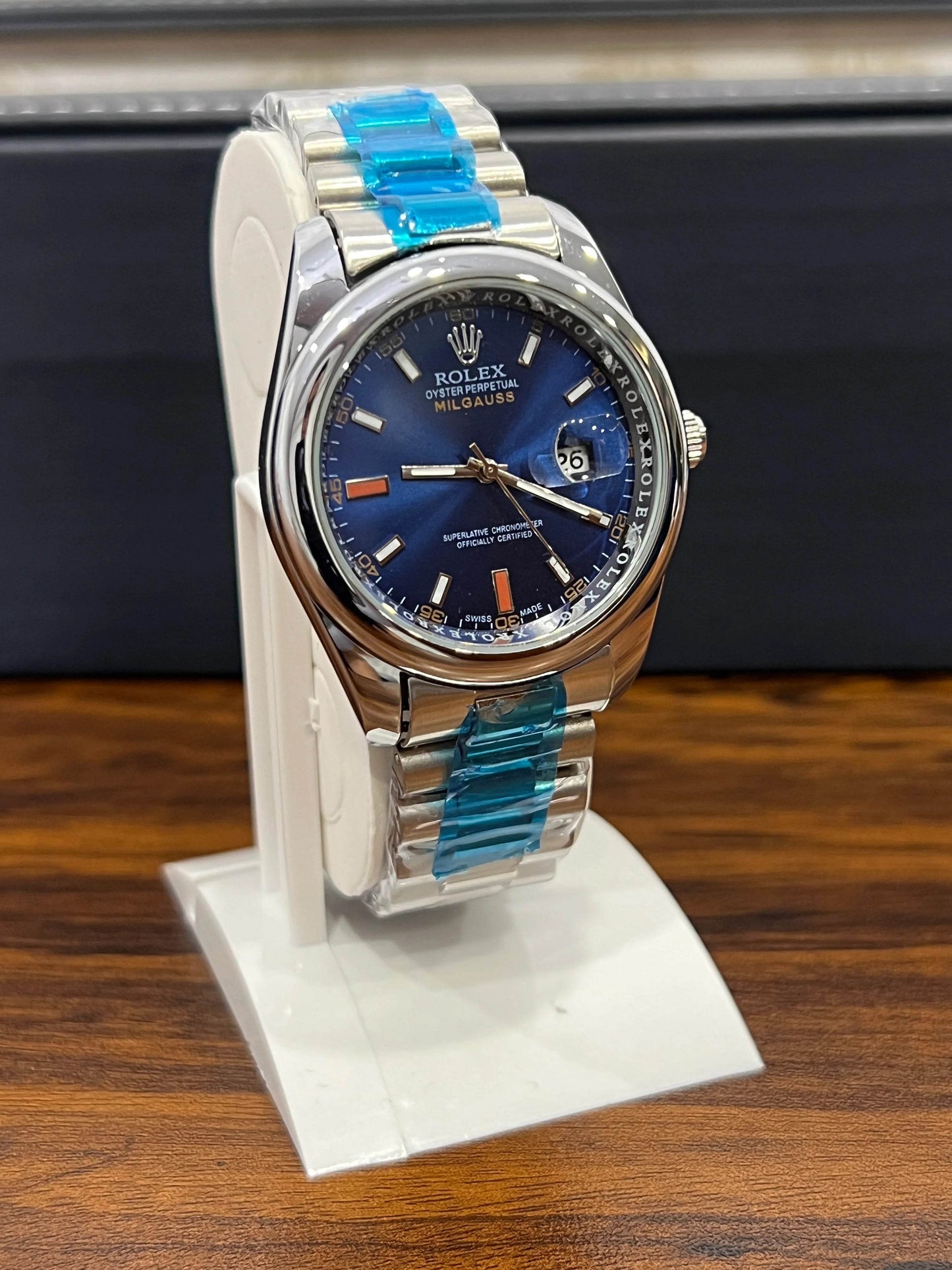 Signature Royal Blue Dial – Elegant Men’s Stainless Steel Watch - Horizon Wrist 