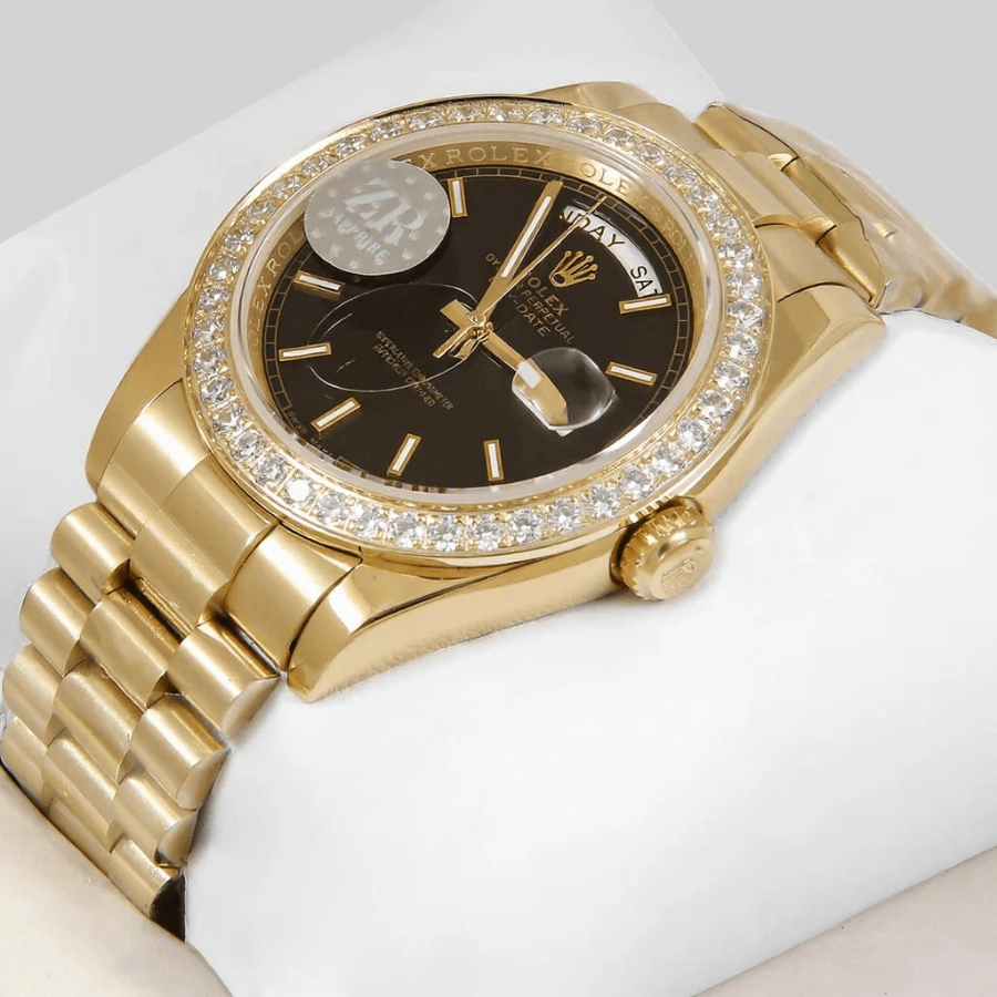 Rolex – 40mm Yellow Gold Automatic Watch | Black Dial with Stone Bezel | Master AAA – Horizon Wrist - Horizon Wrist 